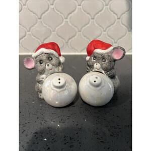 Vintage House of Lloyd Christmas Around the World Mouse Salt & Pepper Shakers 86
